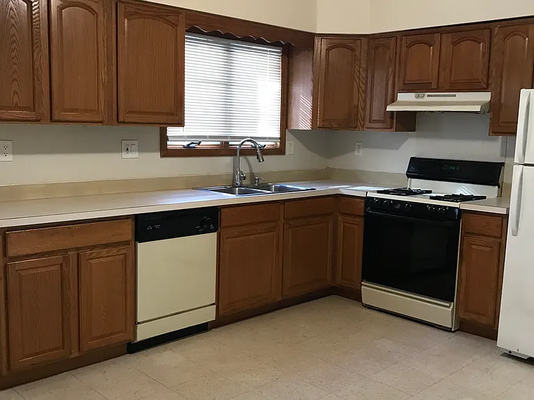90 Garfield Ave #1 — Photo 3