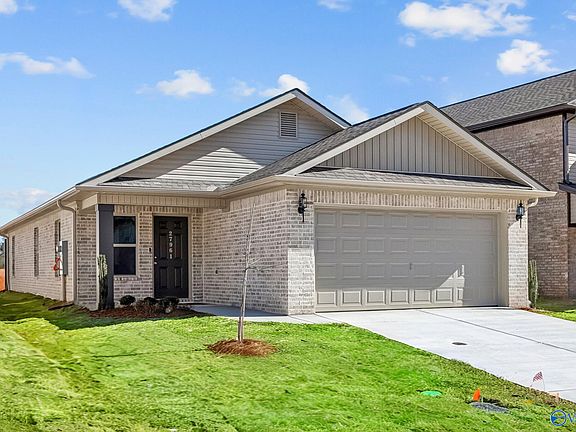 3rd image of 27961 Chalmers Cir
