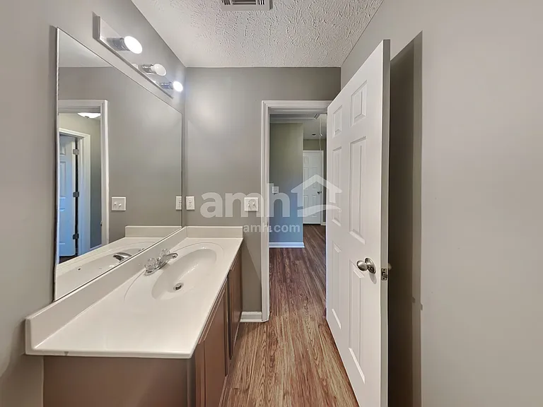 1010 Harmony Ln — Photo 15