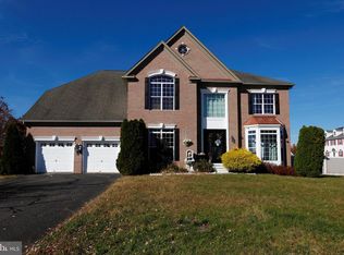 201 Luray Dr, Williamstown, NJ 08094