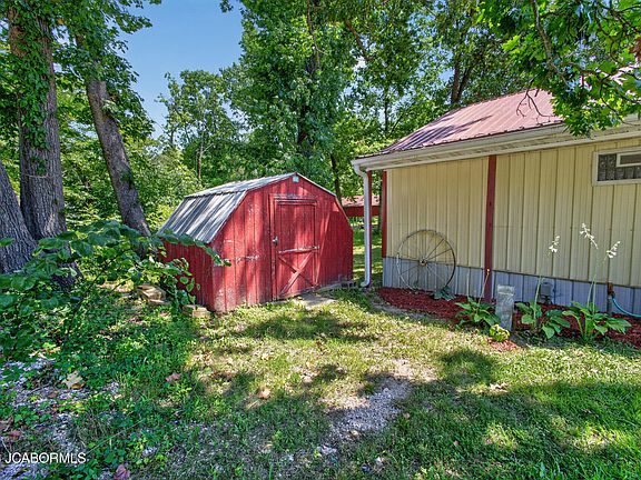 2nd image of 6903 Meadowbrook Dr