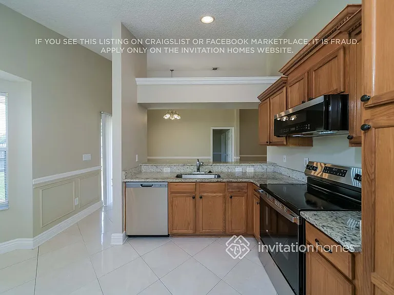 2900 Cool Breeze Cir — Photo 9