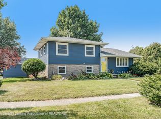 849 Eugenia Dr, Mason, MI 48854