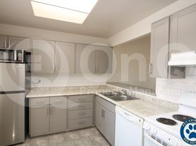 930 N Mesa Dr