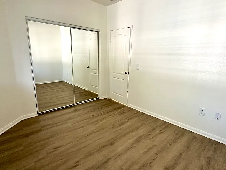 Creek View Condominiums — Photo 70