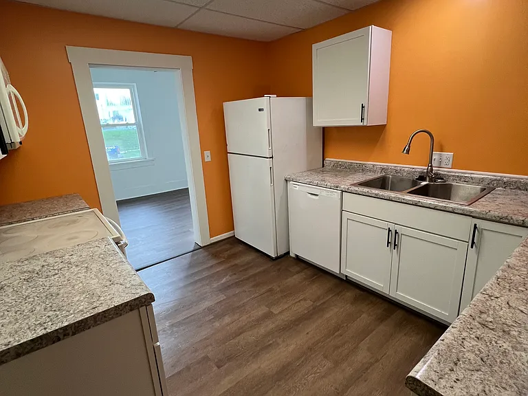 220 N Front St — Photo 10