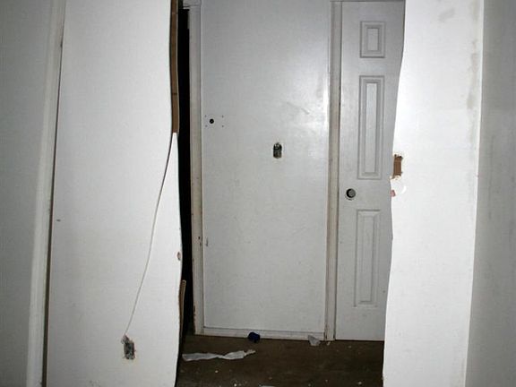 5th image of 3227 W 76th Pl