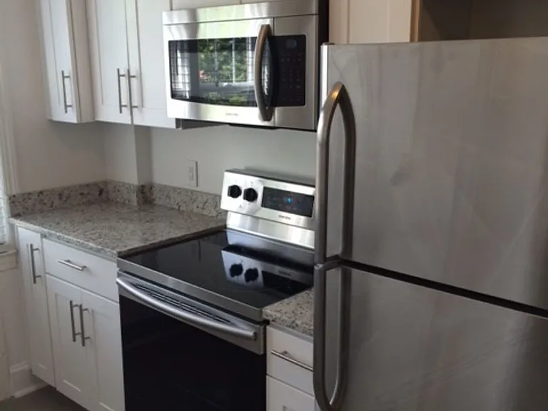 684 Farmington Ave #4-6 — Photo 9