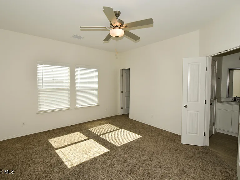 1253 Indigo Sky St — Photo 28