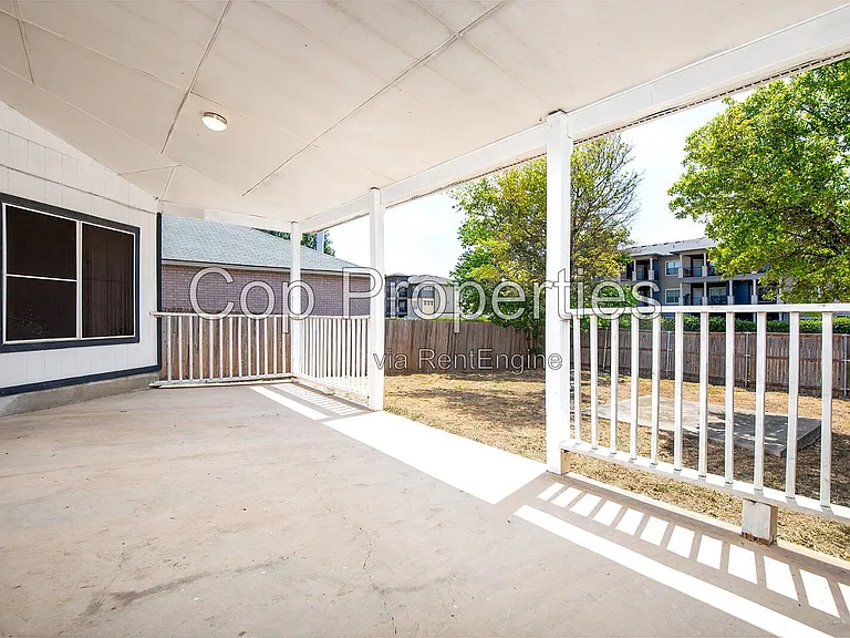 8118 Stagwood Hl — Photo 30