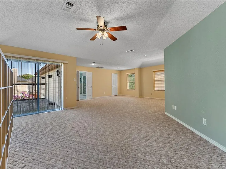 6752 Macintosh Dr — Photo 19