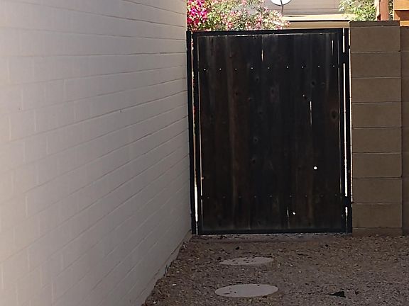Side gate to back yard