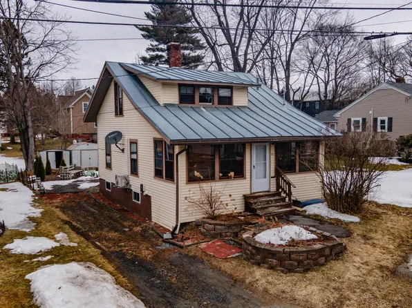 25 Pleasantdale Avenue, Waterville, ME 04901