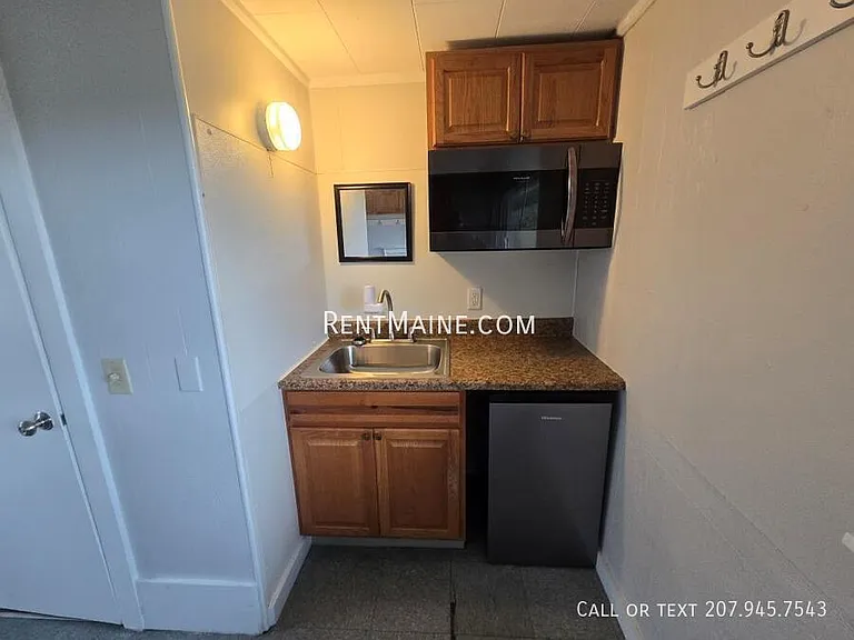18 Main Rd #8 — Photo 3