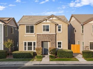 4428 W Pinsapo Dr, Fresno, CA 93722