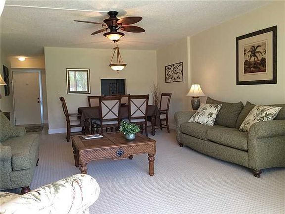 2nd image of 202 SE 10th St APT 102