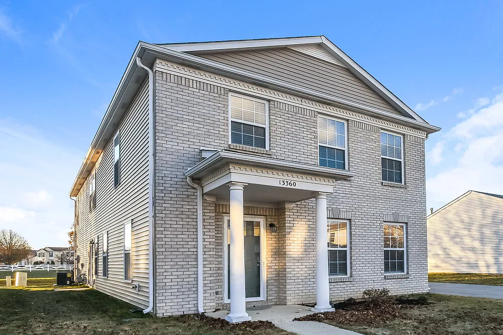 3 bed, 2.5 bath, 2340 sqft, $3,180 — Photo 1