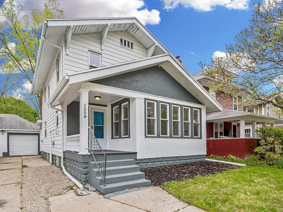 1st image of 1209 W Shiawassee St
