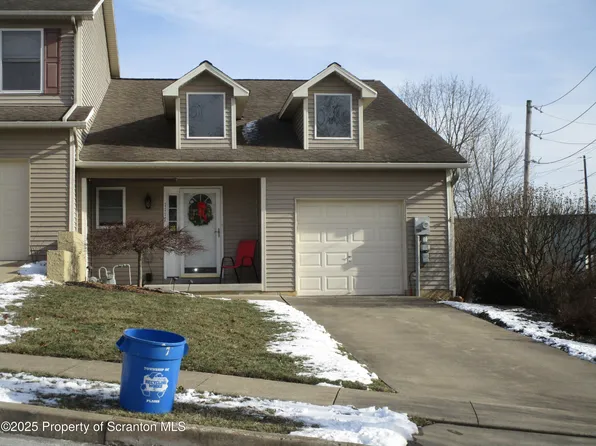 1117 Sunset Dr, Pittston, PA 18640