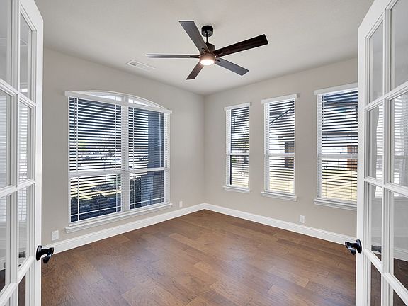 5th image of 1150 Timber Ridge Dr