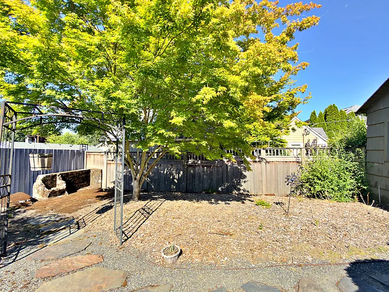 1827 N Skidmore St — Photo 61