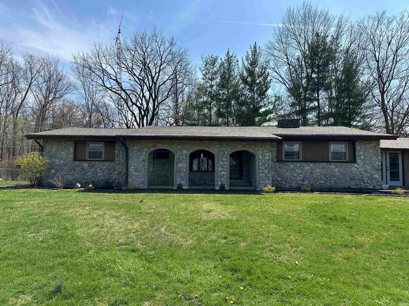 40 Ramey Dr, Mitchell, IN 47446