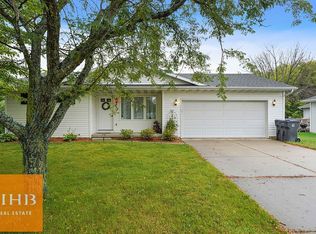 612 E Countryside Dr, Evansville, WI 53536