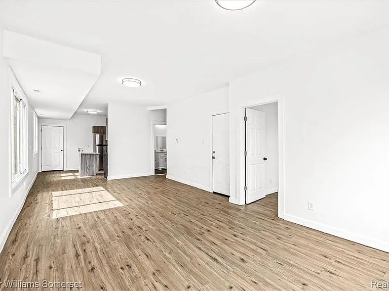 6091 Vermont St #B — Photo 10