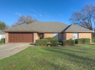 1003 Walnut Pl, Mansfield, TX 76063