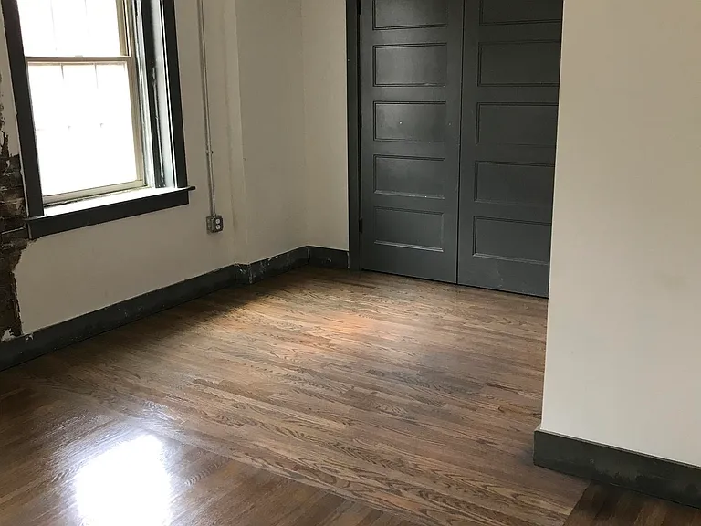 2616 Short Vine — Photo 5
