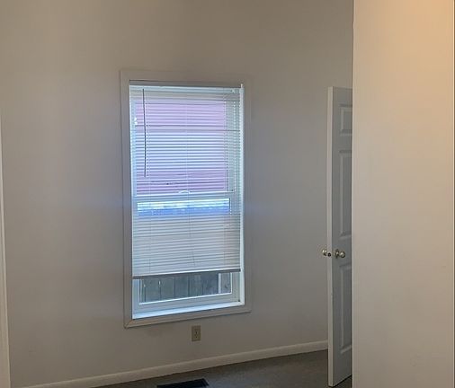 5th image of 2504 Portland Ave #2