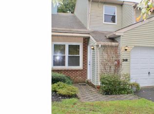 248 S Fieldstone Ct, Yardley, PA 19067
