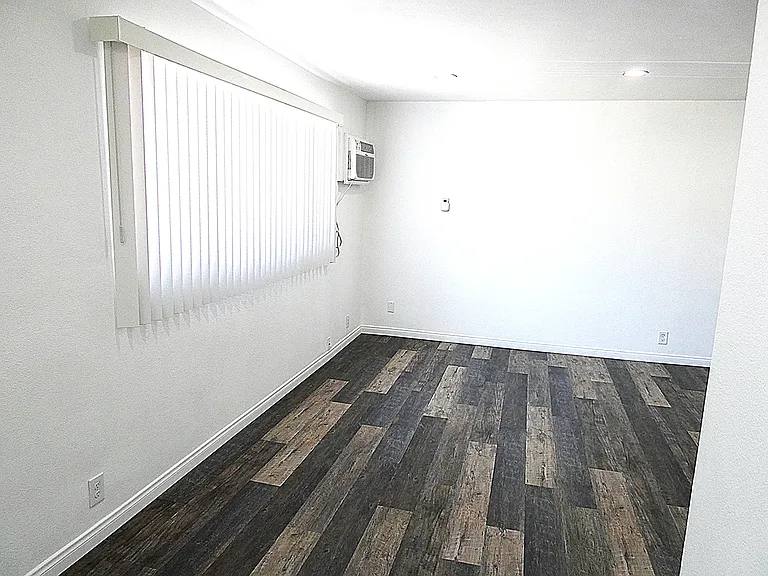 669 N Grand Ave #4 — Photo 8