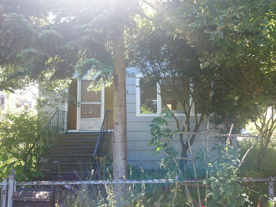 2nd image of 5847 6th Ave NW