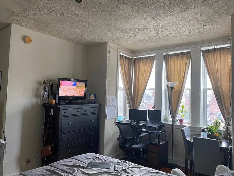 413 S 42nd St #7 — Photo 5