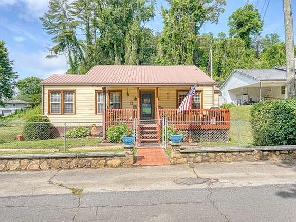 2nd image of 819 Valley River Ave