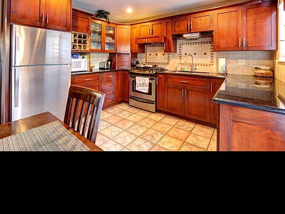 Custom kitchen cabinets with granite countertops