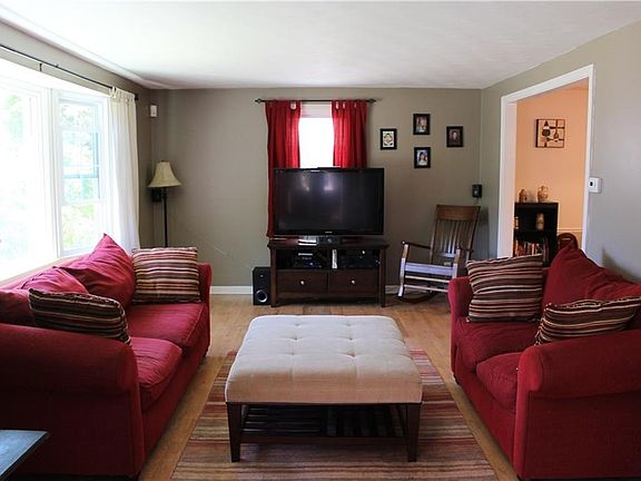 3rd image of 165 Wolcott Ave