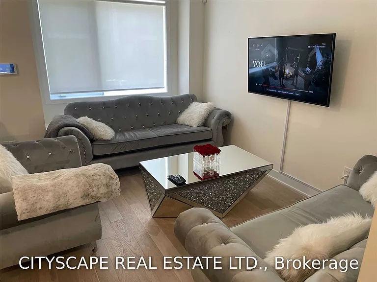 83 William Duncan Rd — Photo 2