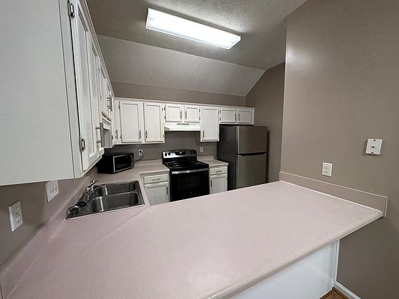 5th image of 2126 W Aberdeen Dr