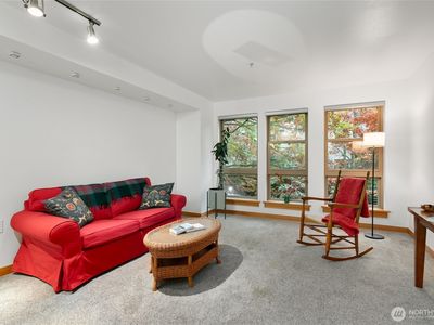 827 Hiawatha Place S #212, Seattle, WA, 98144
