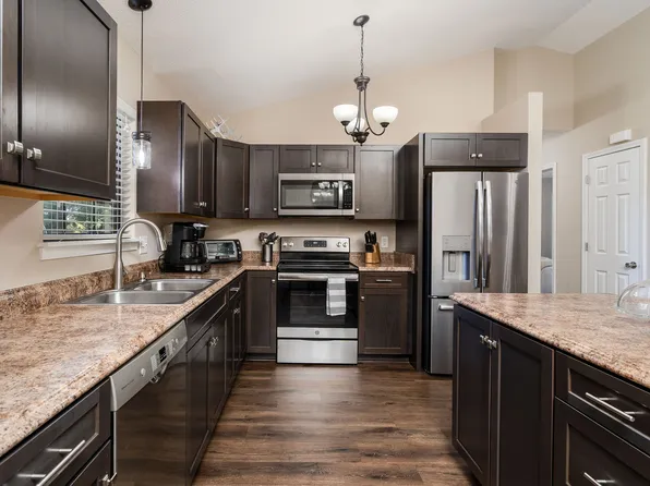 112 Kings Mountain Ct, Johnson City, TN 37604