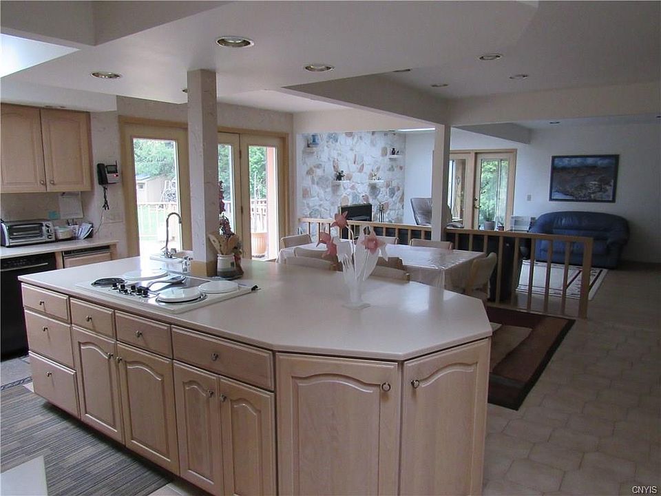 1st image of 10 Kitty Hawk Dr