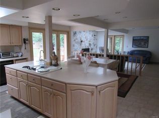 10 Kitty Hawk Dr, Pittsford, NY 14534