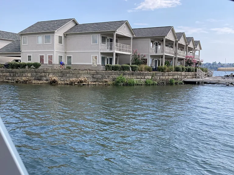 188 Villa Point #1-F — Photo 1