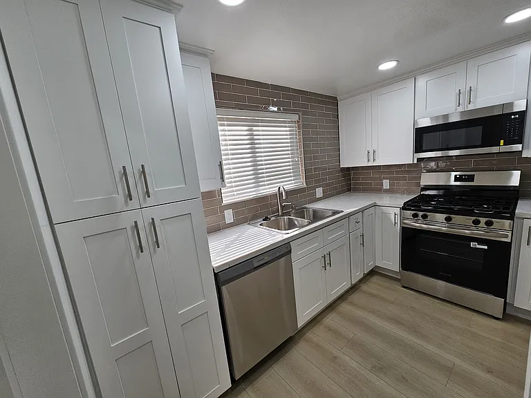 459 E Orange Grove Ave #F — Photo 6