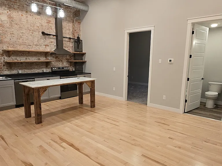 218 N Locust St #205 — Photo 1
