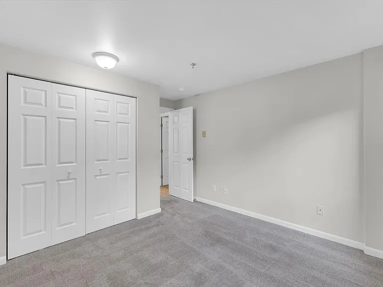 975 Aberdeen Ave NE #D105 — Photo 11