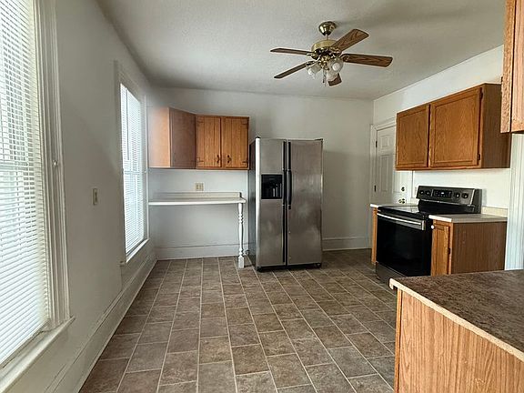 5th image of 115 Spring St #108352FE8