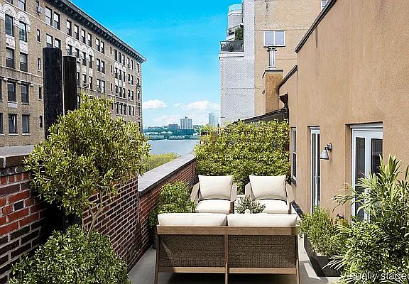 3rd image of 321 W 78th St APT 10B